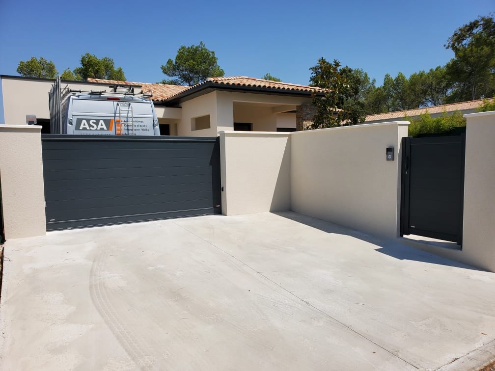 Portail automatique moderne